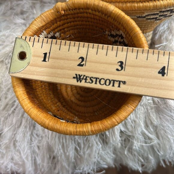 Small Boho Natural Woven Basket With Lid For Home Decor - Picture 15 of 16